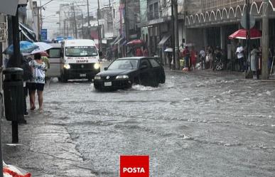 Acumulaciones de agua por intensas lluvias convierten a Mérida en Venecia