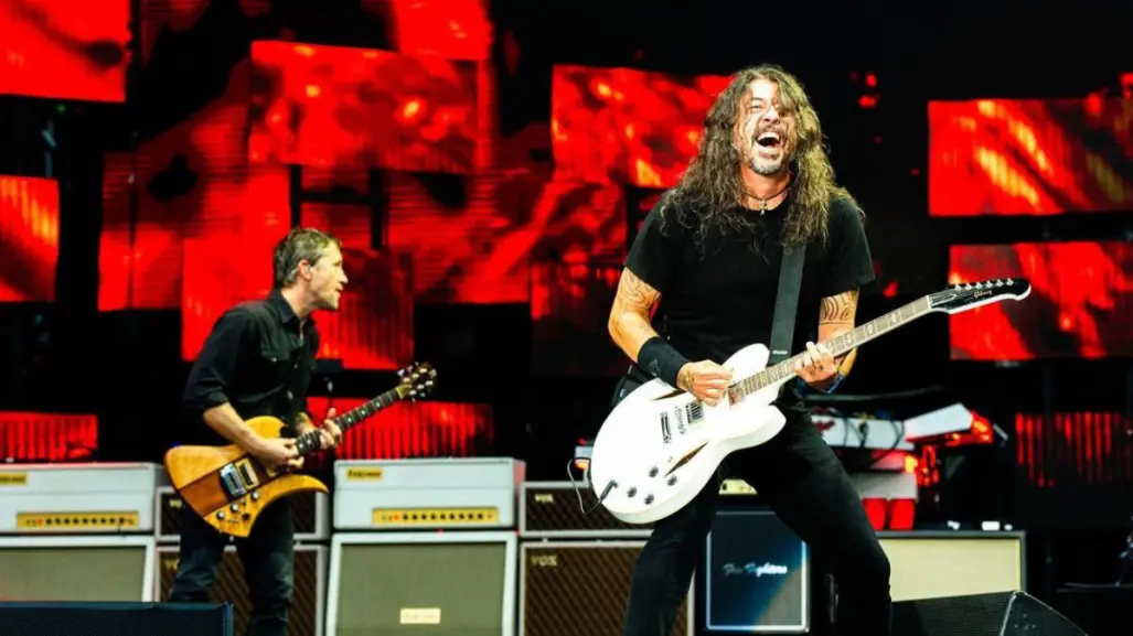 Foo Fighters critican a Taylor Swift: Nosotros sí tocamos en vivo | VIDEO