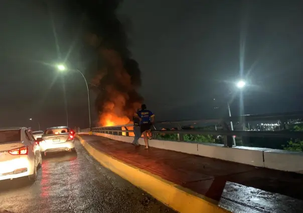 Controlan Incendio en fábrica de muebles en colonia Bella Vista de Monterrey