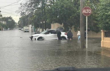 Colonias García Ginerés y Yucatán, inundadas por las lluvias de este lunes