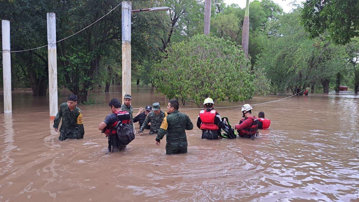 Cruz Roja atiende sectores vulnerables, derivado de las inundaciones provocadas por la tormenta Alberto. Foto: Redes sociales