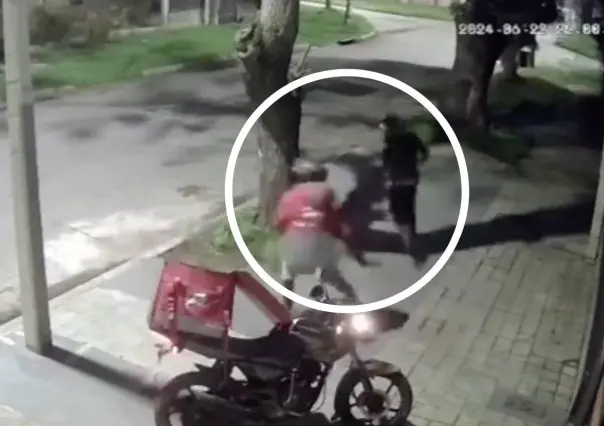 Repartidor se defiende de un intento de robo con un machete (VIDEO)