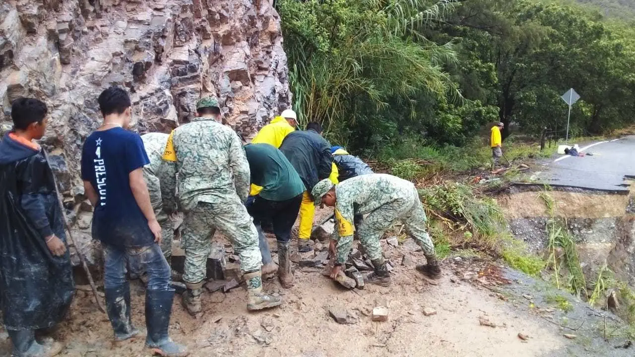 Activa Ejército mexicano el Plan DN-III-E tras lluvias por Alberto en Rayones