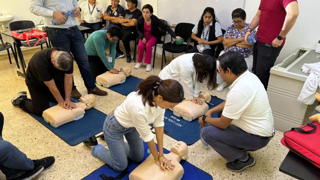 Capacitan a personal de la Uady para responder ante un paro cardíaco