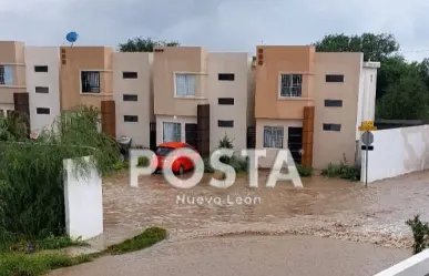 Batea constructora a vecinos afectados por inundaciones en García