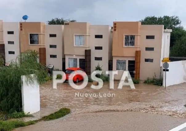 Batea constructora a vecinos afectados por inundaciones en García