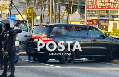 Ejecutan a hombre cuando circulaba sobre Lázaro Cárdenas al sur de Monterrey