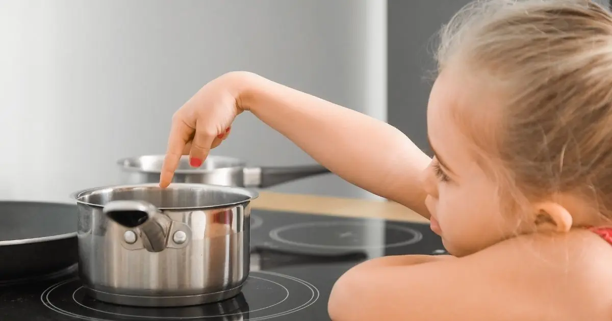 Se sugirió restringir el acceso de los niños a la cocina. (Fotografía: Canva)