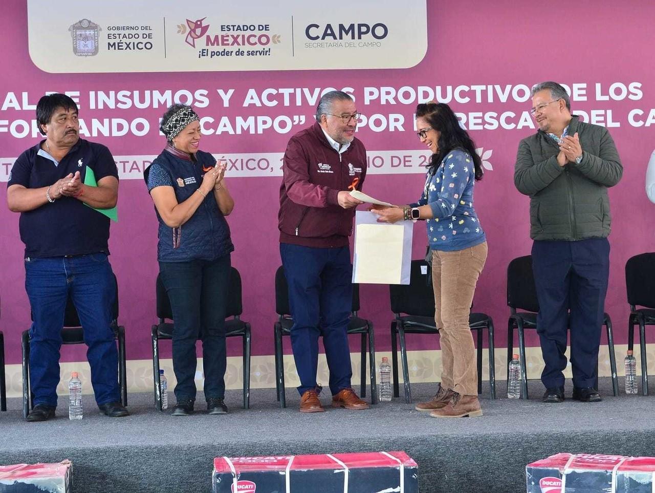 Al rescate del campo en Edomex con tractores, invernadores y cisternas