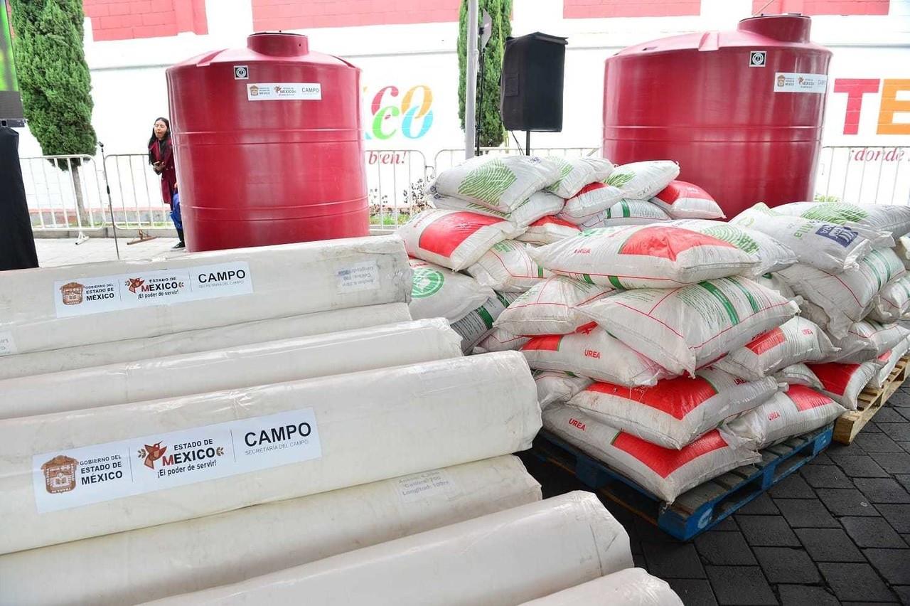 Al rescate del campo en Edomex con tractores, invernadores y cisternas
