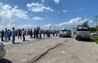 Agricultores de San Fernando cierran carretera Victoria-Matamoros