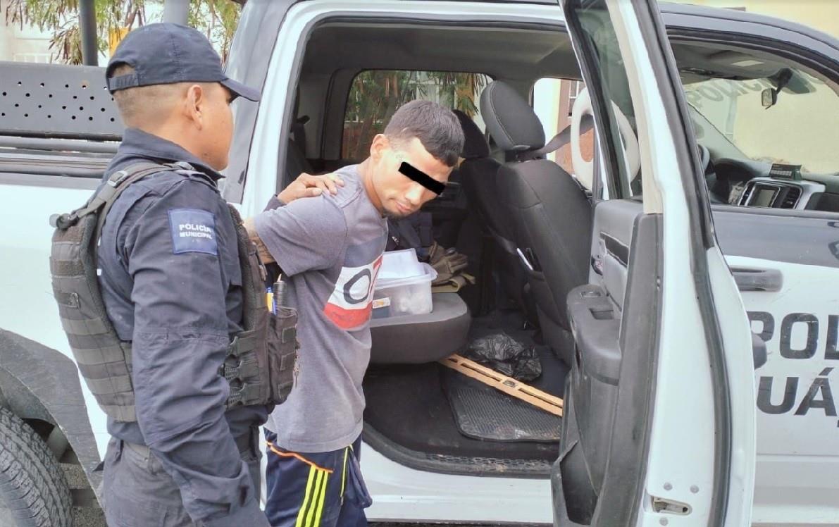 Caen dos hombres por robo de vehículo y robo a transeúnte en Juárez