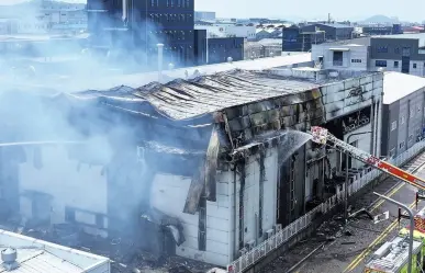 Corea del Sur: Explosión en fábrica de baterías de litio deja más de 20 muertos