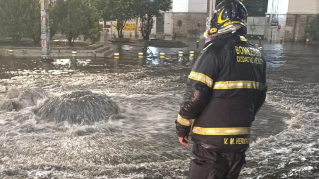 Fuertes lluvias causan inundaciones en Tláhuac