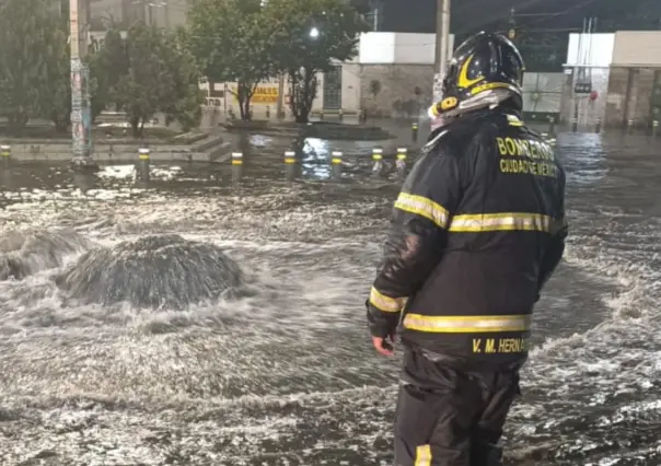 Fuertes lluvias causan inundaciones en Tláhuac