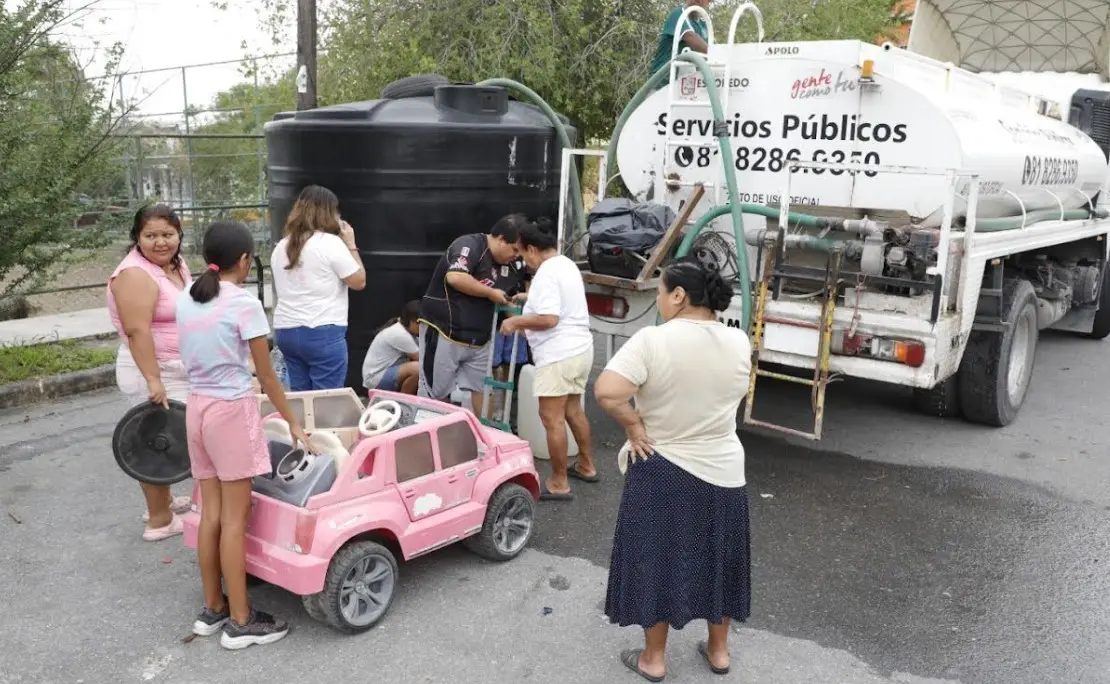 Regios sufren desabasto de agua-. Foto. Gobierno de Escobedo