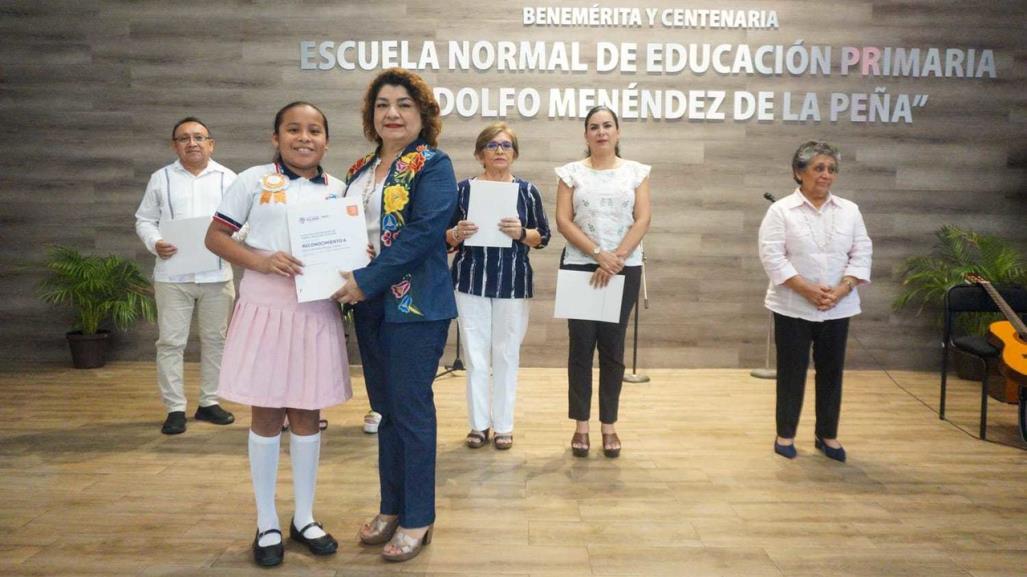 Reconocimiento a estudiantes destacados en Mérida, Yucatán