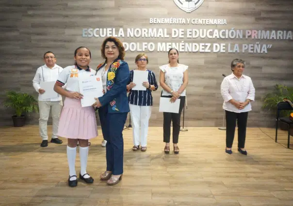 Reconocimiento a estudiantes destacados en Mérida, Yucatán