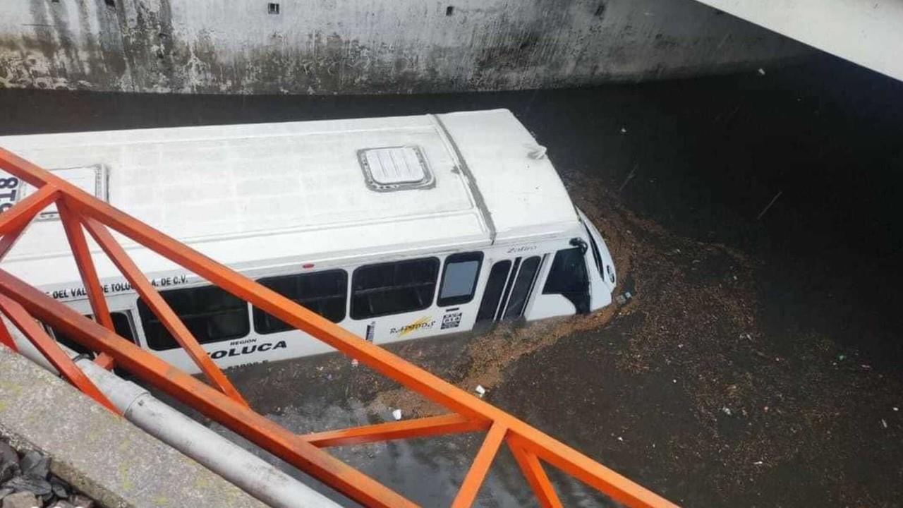 Bajo el agua Valle Toluca; Paseo Tollocan de las vías más afectadas (VIDEO)