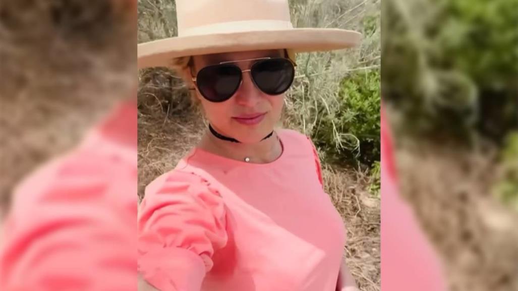 ¡Britney Spears lo hace de nuevo! La cantante monta a caballo en Los Cabos