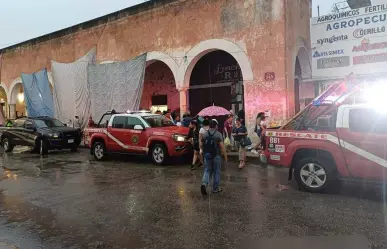 Colapsa techo de una florería en el centro de Mérida