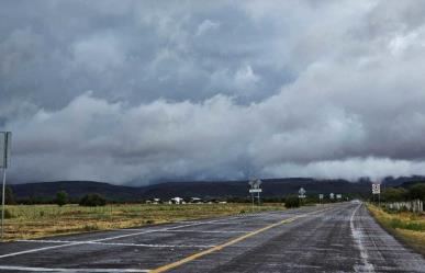 Urge rehabilitación de la red carretera en Durango: Esteban Villegas