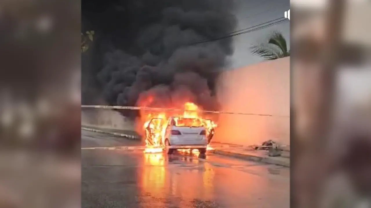 Bomberos llegaron al lugar del siniestro para atender la emergencia Foto: Redes sociales