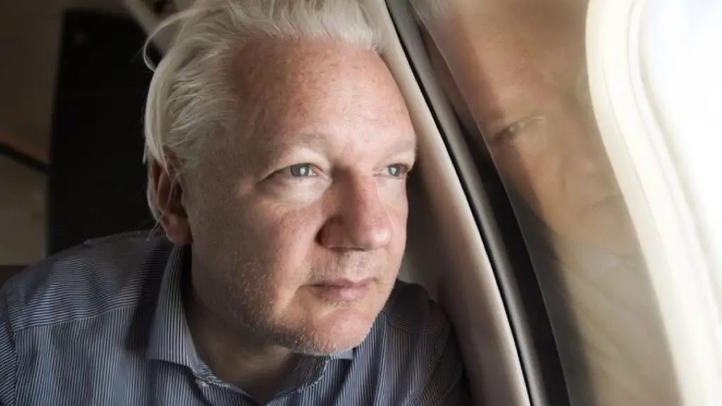 ¡Libre! Julian Assange, fundador de WikiLeaks (VIDEO)