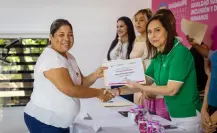 Se gradúan de cursos de repostería, aplicación de pestañas y gelish en Guadalupe