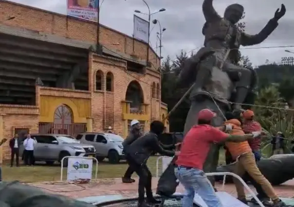 Colombia: Tiran estatua del torero César Rincón, tras prohibir corridas de toros