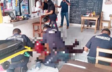 Trailero se desmaya mientras comía en una cafetería en la vía Mérida-Cancún