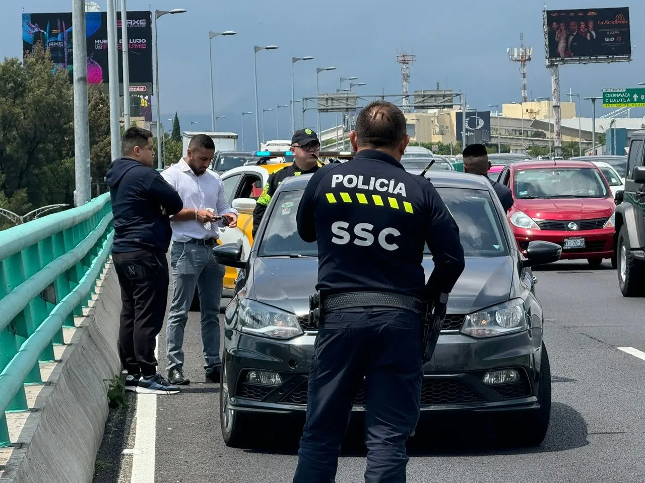 Elementos de la SSC y del ERUM atendieron la emergencia. Foto: Ramón Ramírez