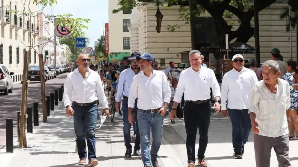 Alcalde y gobernador supervisan trabajos de remodelación en el centro de Mérida