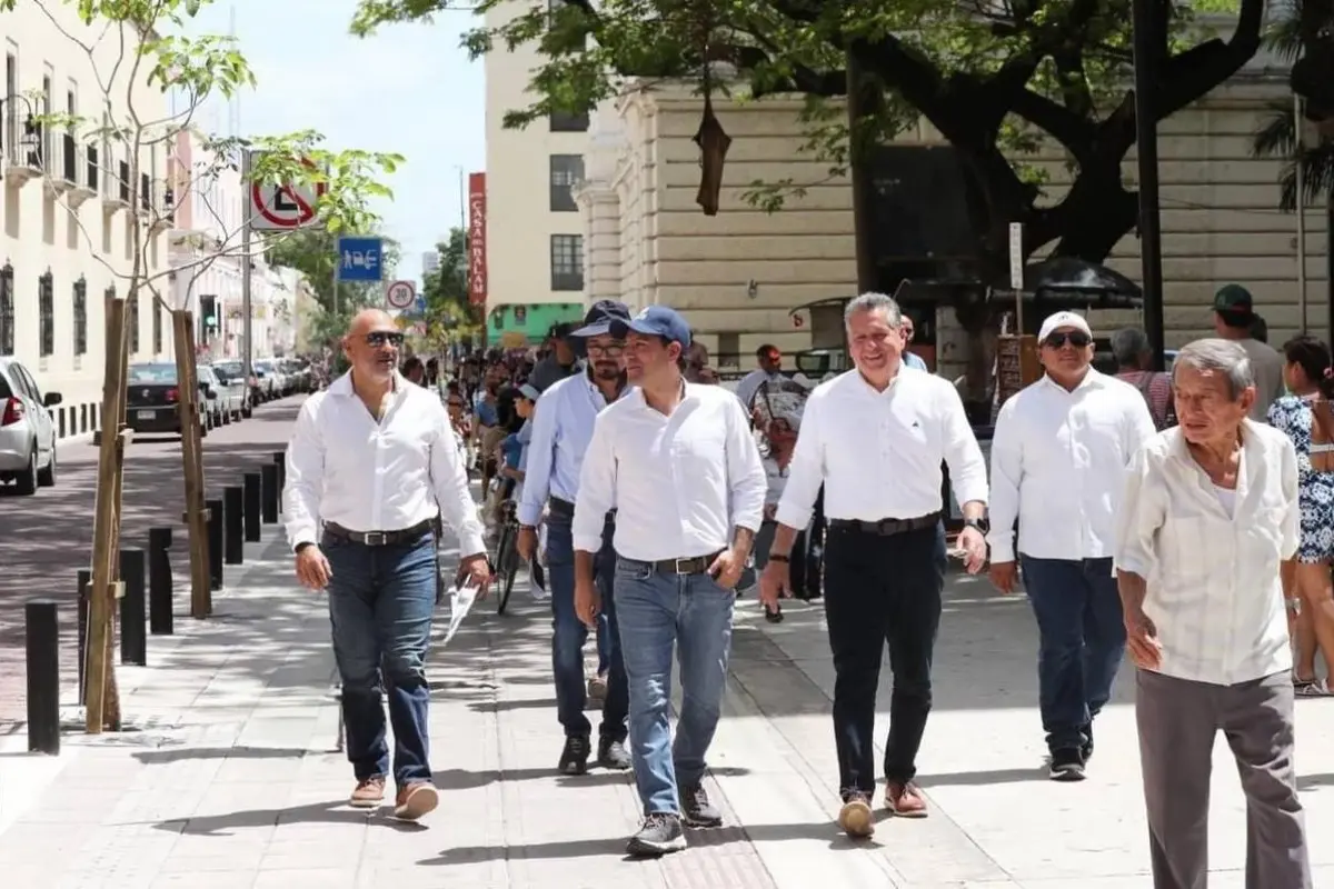 Mauricio Vila y Alejandro Ruiz en recorrido de supervisión Foto: X(Twitter) @MauVila