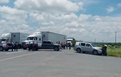 Campesinos tamaulipecos bloquean también la carretera Reynosa-Monterrey