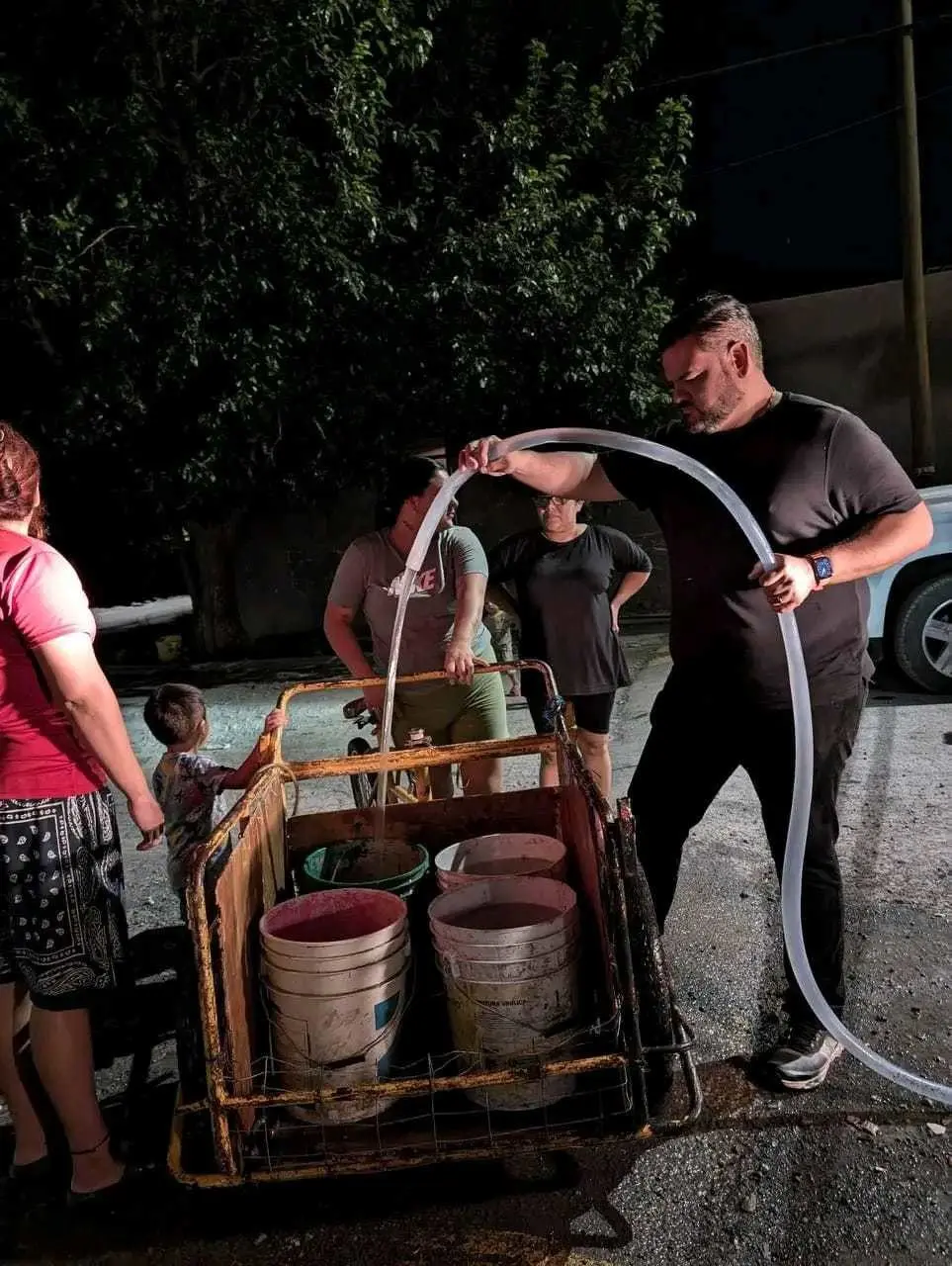 Atiende Carlos Rodríguez El Cuate emergencia por falta de agua en Cadereyta