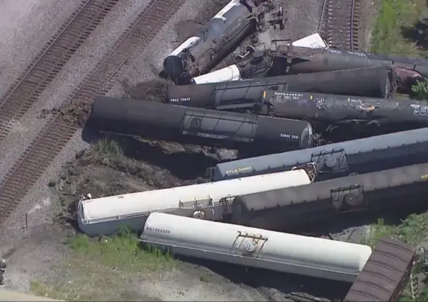 Descarrila tren de carga en suburbios de Chicago