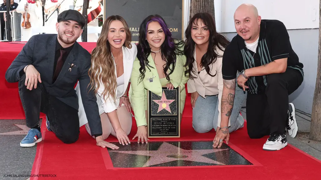 Jenni Rivera ya tiene estrella en Hollywood, mamá llora de alegría