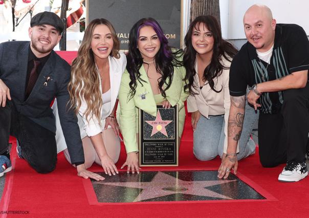 Jenni Rivera ya tiene estrella en Hollywood, mamá llora de alegría