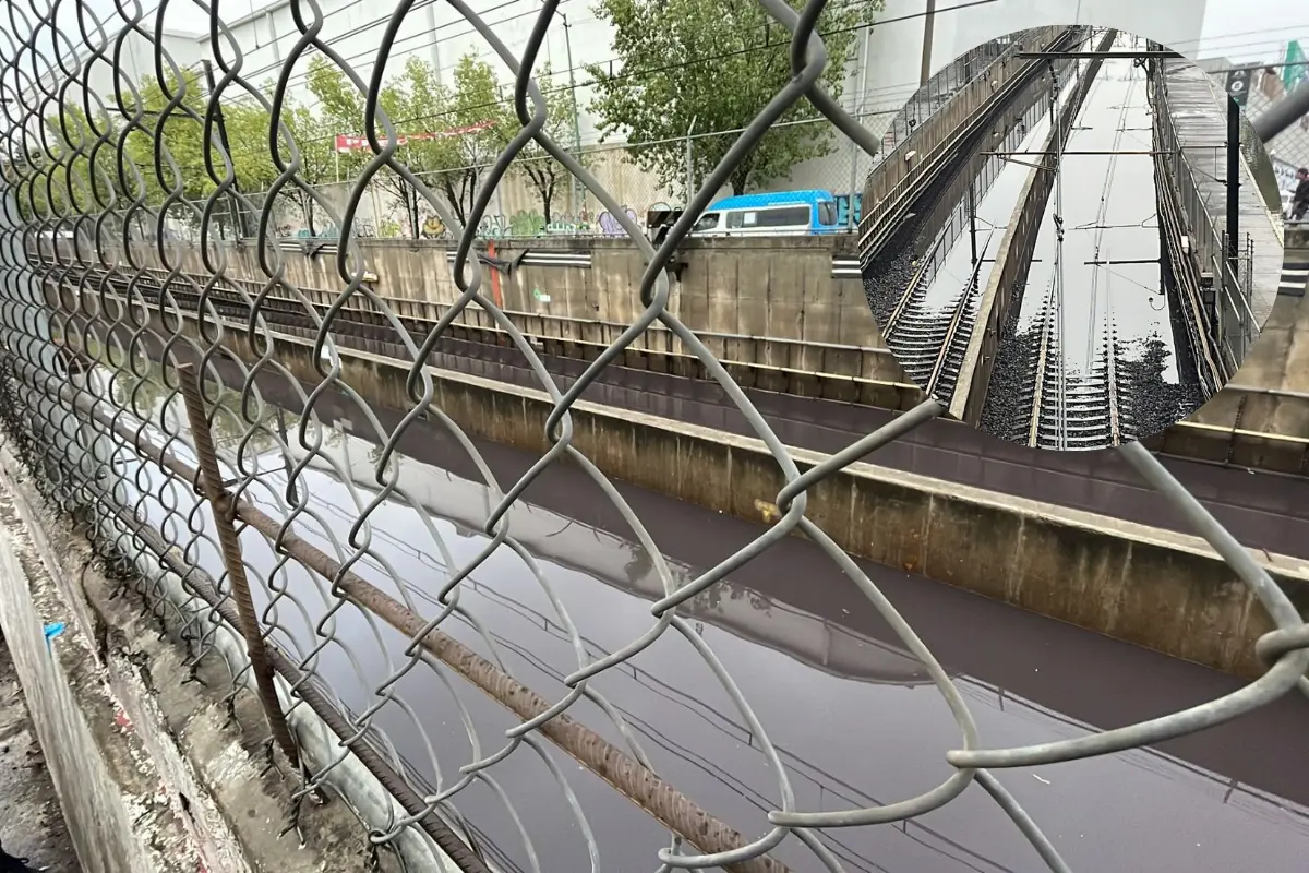 Vías del Metro de la Línea A llenas de agua por lluvia. Foto: Ramón Ramírez