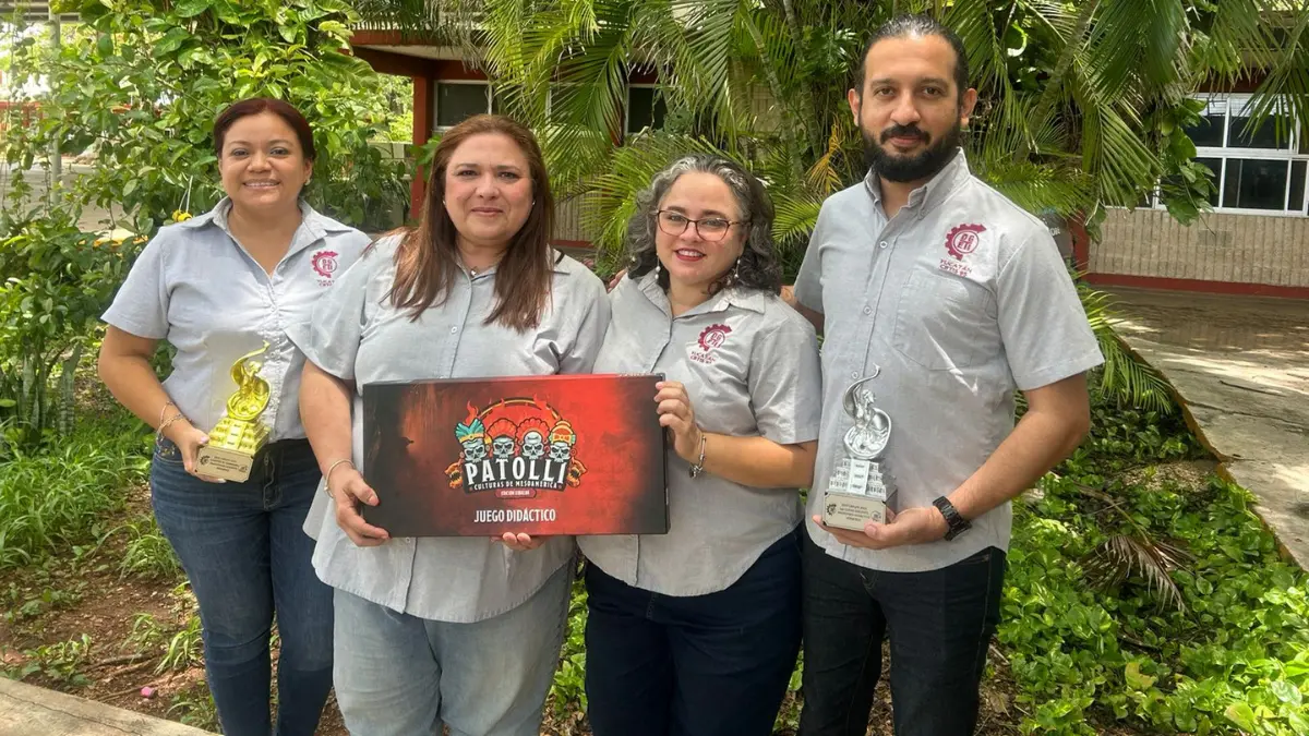 Los maestros también recibieron el reconocimiento de “Campeón de Campeones” Foto: Cortesía