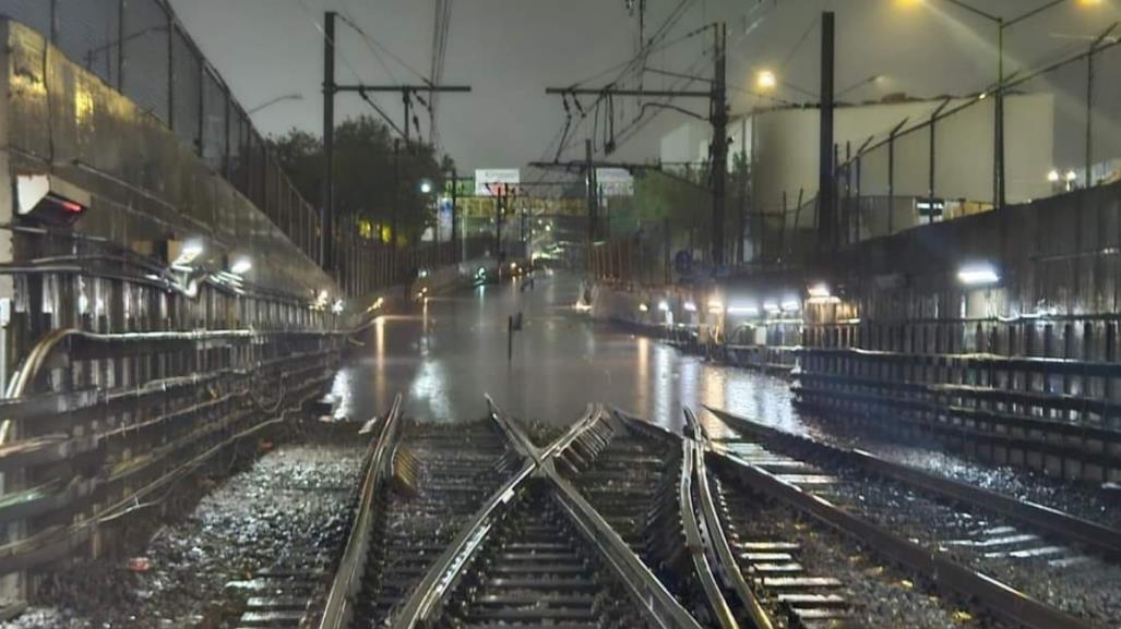 Intensas lluvias inundan Línea A del Metro, estas estaciones no tienen servicio