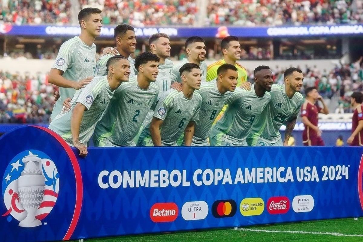 La Selección Mexicana en la foto oficial previo al partido contra Venezuela Foto: X(Twitter) @Santigim11