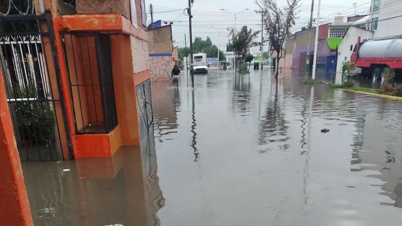 Las autoridades informaron que se desbordó una zanja de riego, provocado por el cierre y reducción del caudal por parte de la Unidad de Riego. Foto: FB Guille Guerrero