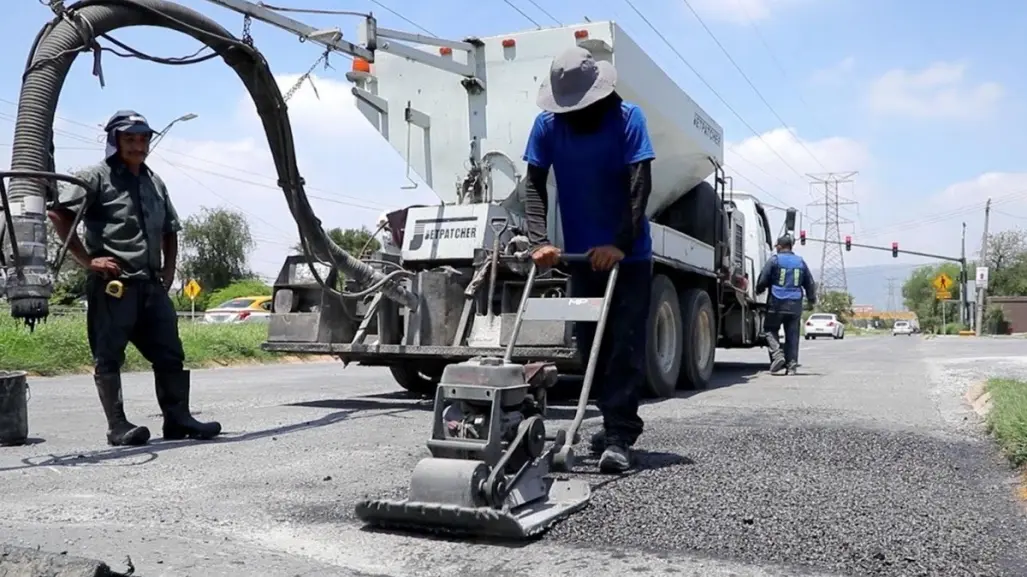 Gobierno de Escobedo realiza trabajos de pavimentación y bacheo tras las lluvias