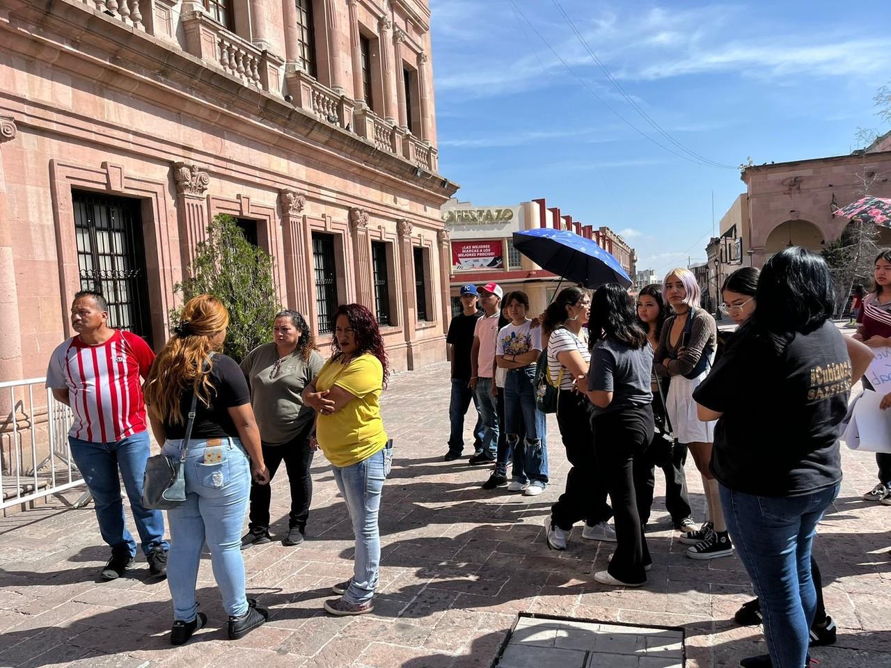 Se manifiestan para pedir justicia por Gabo. Foto de Marco Juárez.