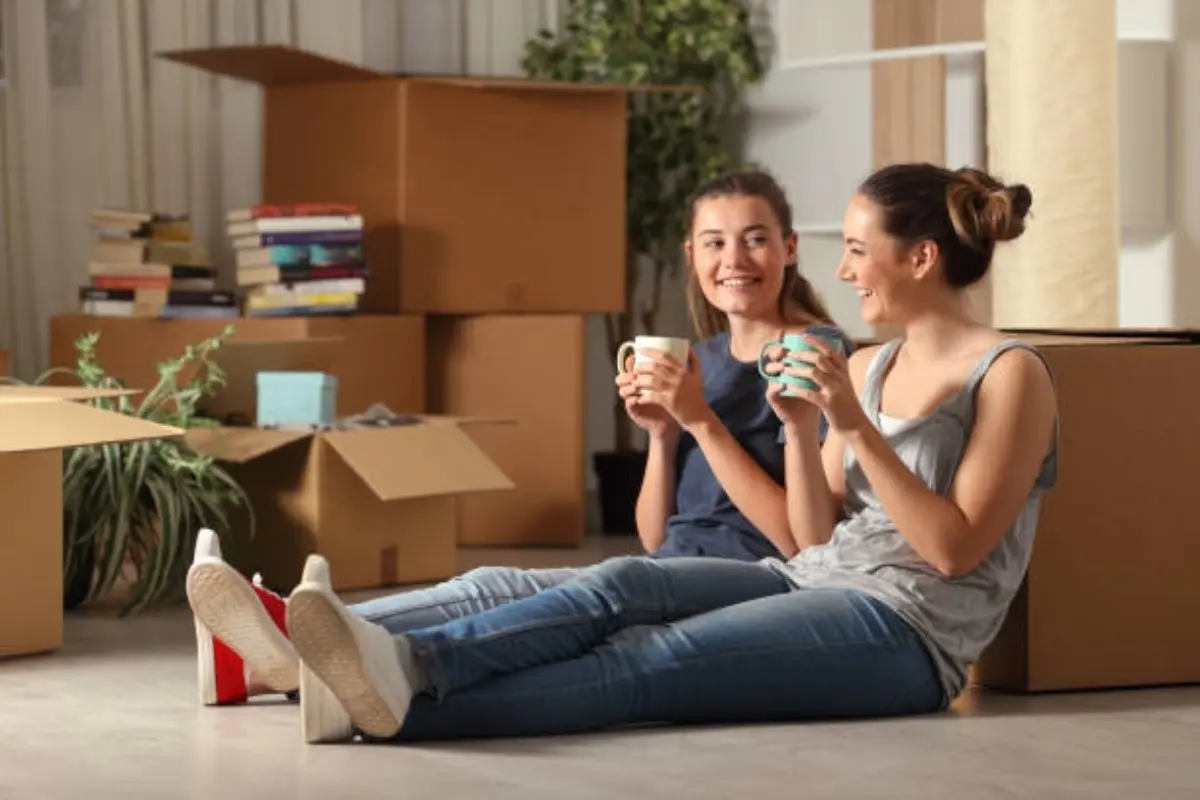 Dos mujeres tomando una taza de café Foto: Pexels