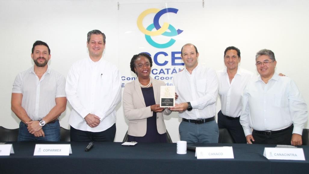 Reconocimiento del CCE de Yucatán a Dorothy Ngutter, Cónsul de Estados Unidos