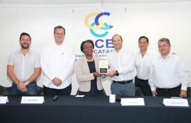 Reconocimiento del CCE de Yucatán a Dorothy Ngutter, Cónsul de Estados Unidos