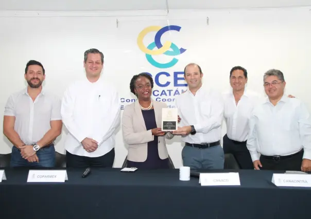 Reconocimiento del CCE de Yucatán a Dorothy Ngutter, Cónsul de Estados Unidos